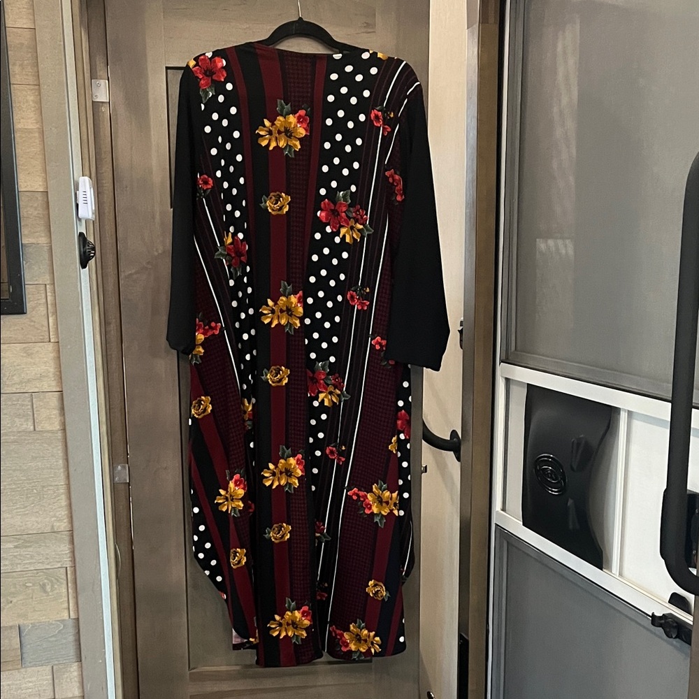 Women's High-Low Floral & Polka Dot Dress - Black and Burgundy - Picture 5 of 5